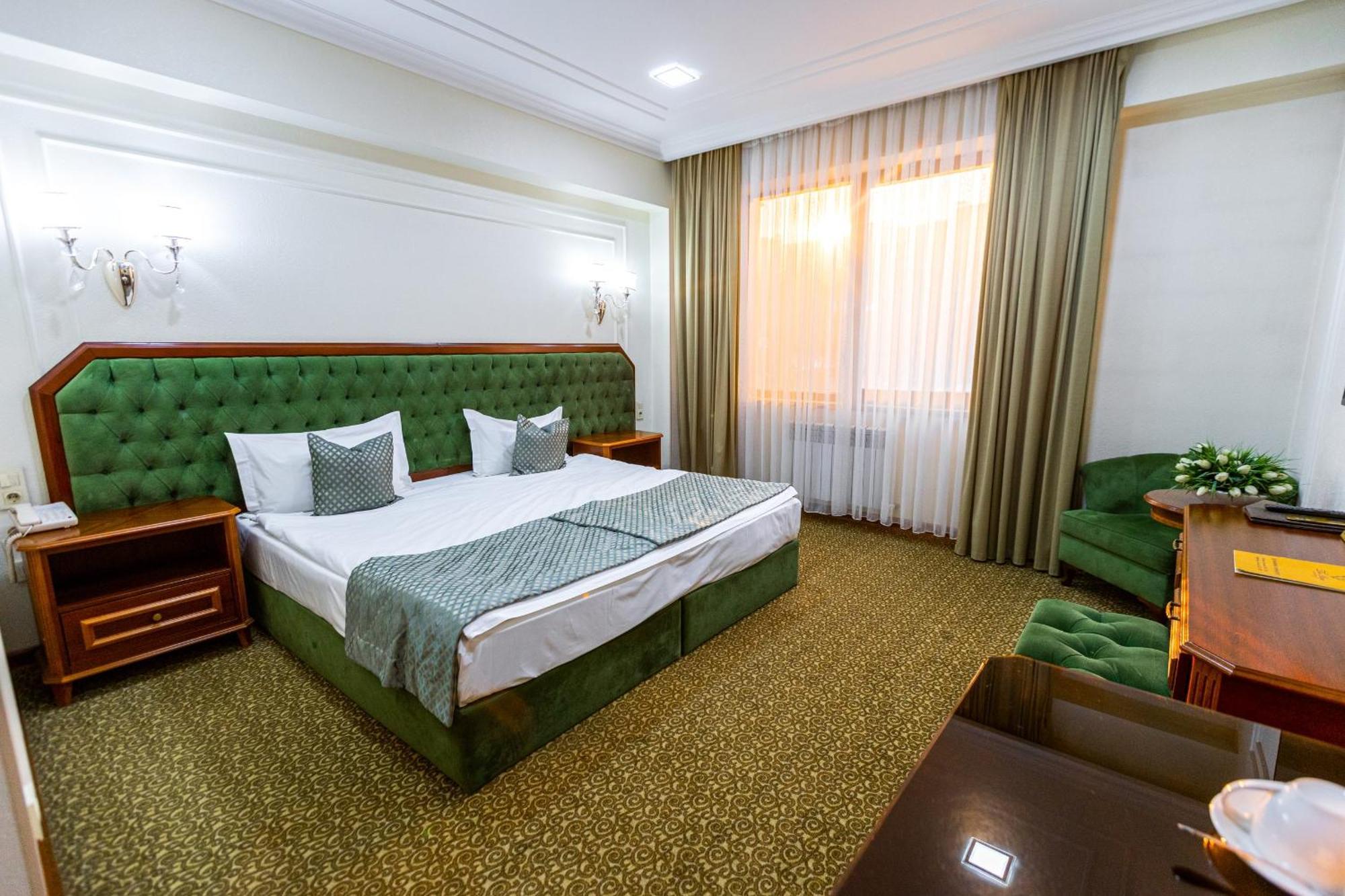 Plaza Hotel Αλμάτι Εξωτερικό φωτογραφία